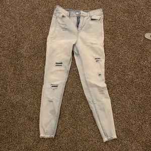 White wash skinny jeans